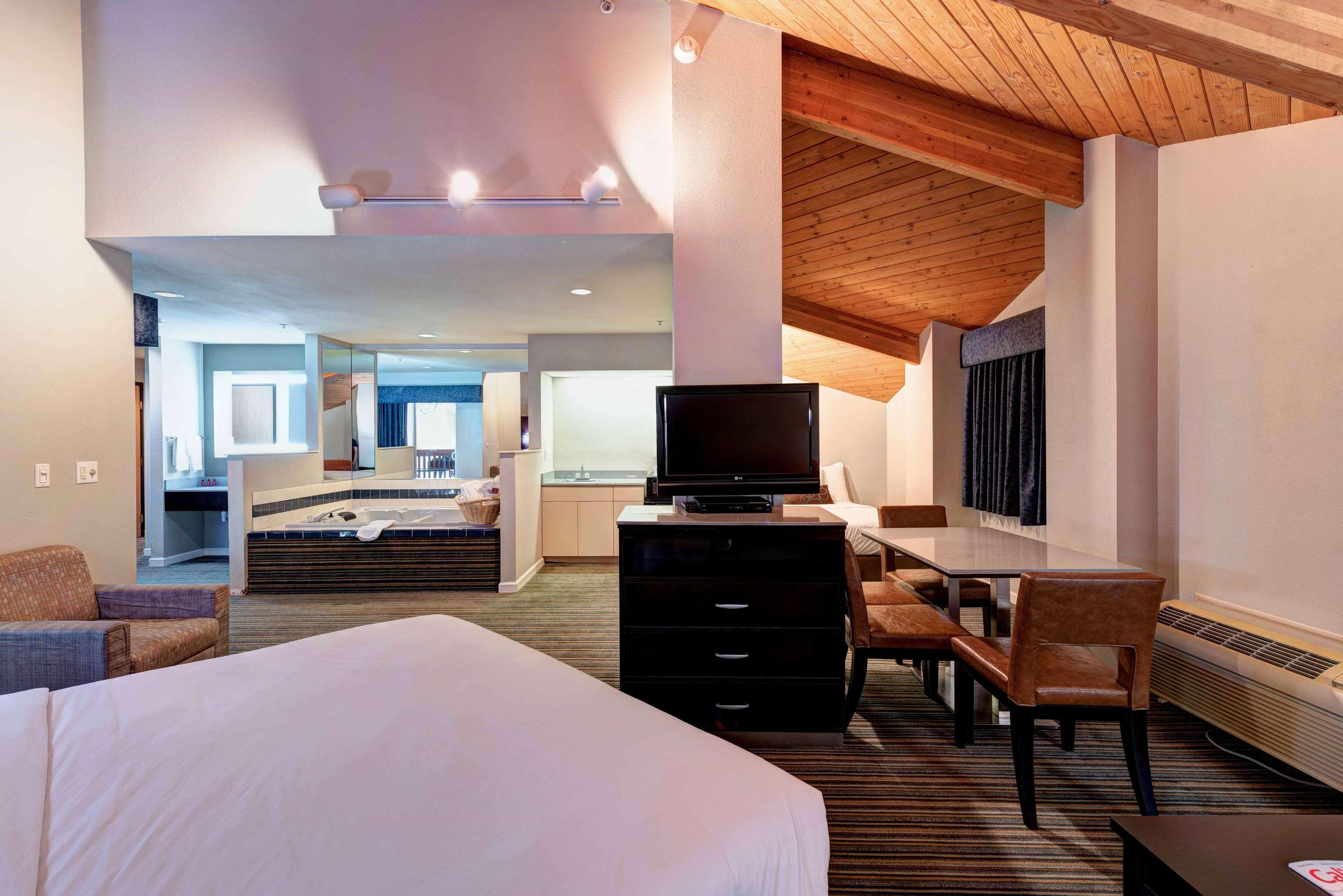 Surestay Plus Hotel By Best Western Redding Buitenkant foto