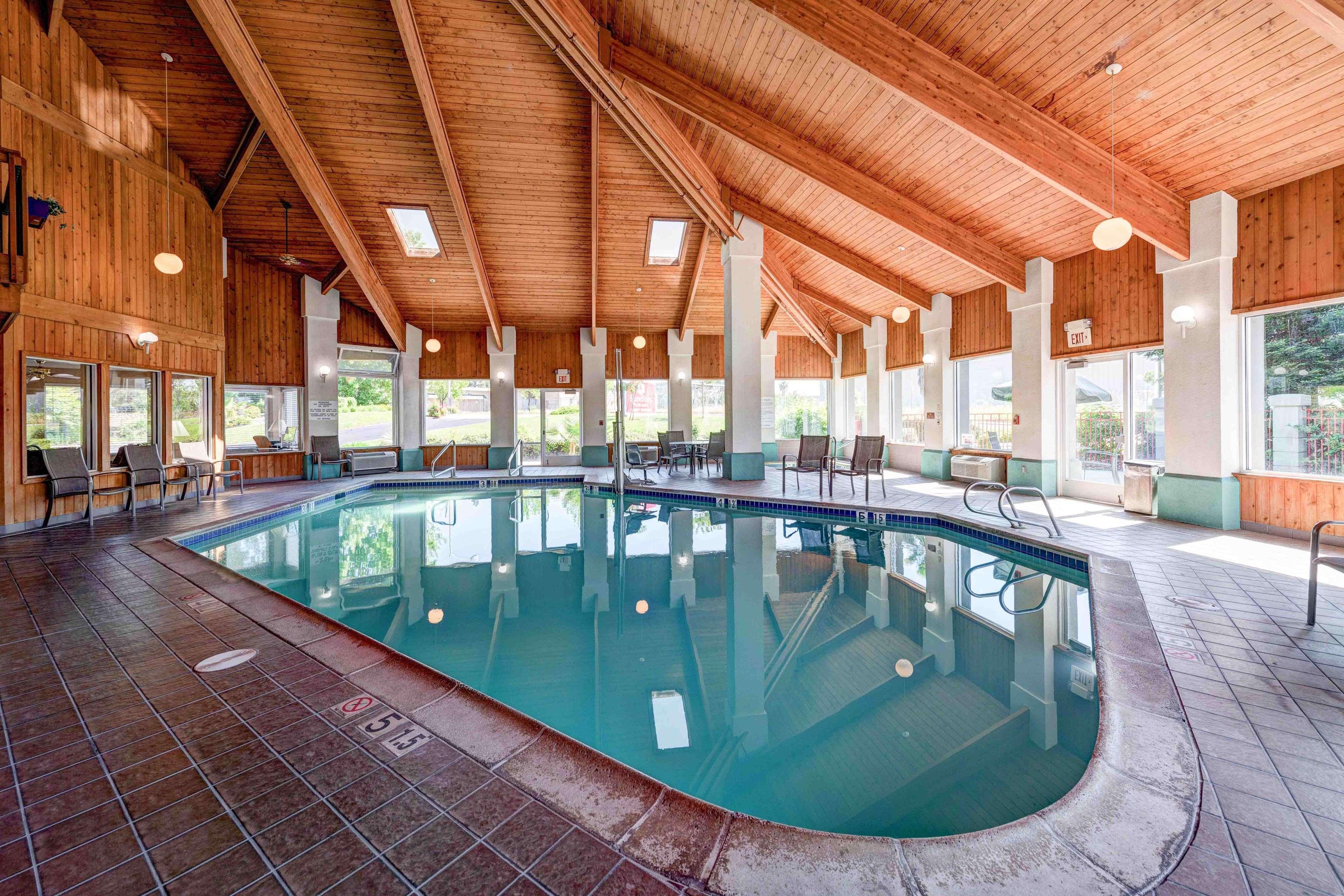 Surestay Plus Hotel By Best Western Redding Buitenkant foto